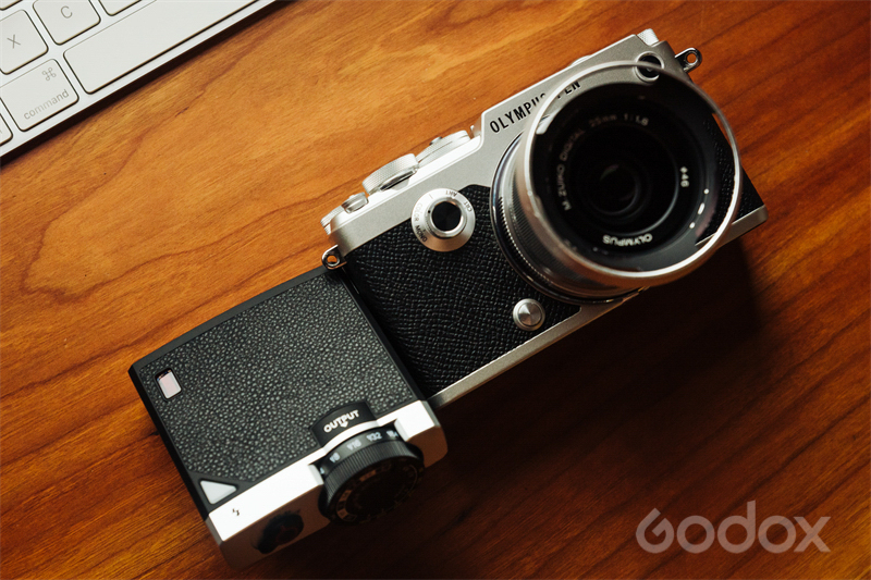 1694481661109059.jpg Godox Lux Junior 05.jpg