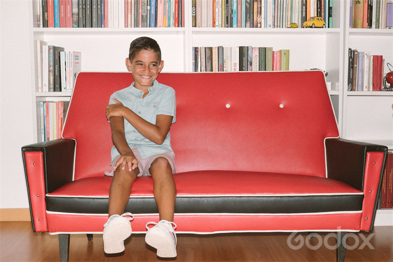 1694481935643008.jpg Godox Lux Junior 16.jpg